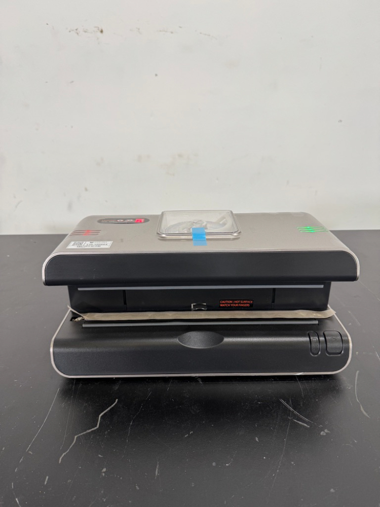Image of Hippo Retractable Nozzle Vacuum Sealer